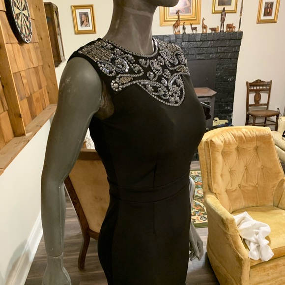 Black London dress company with quality sequins - Picture 2 of 15